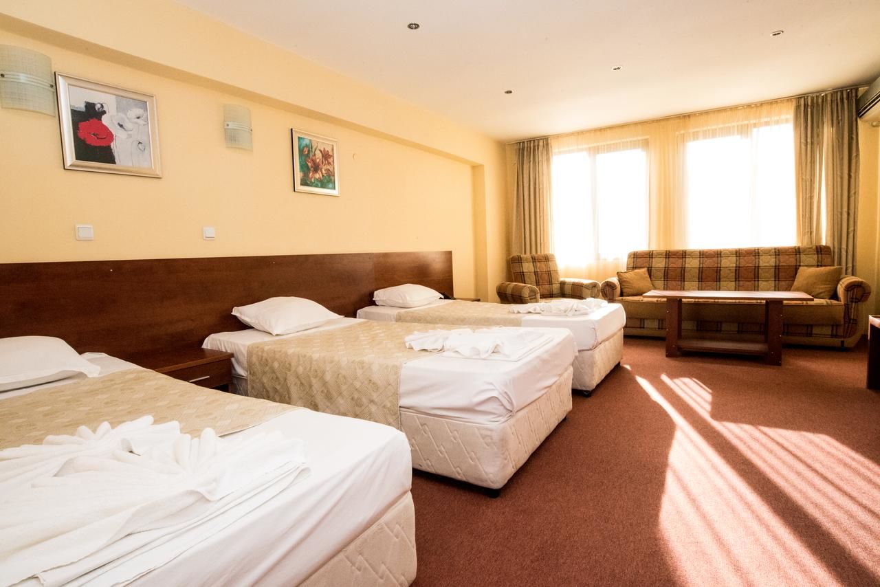 Отель Avenue Hotel Бургас
