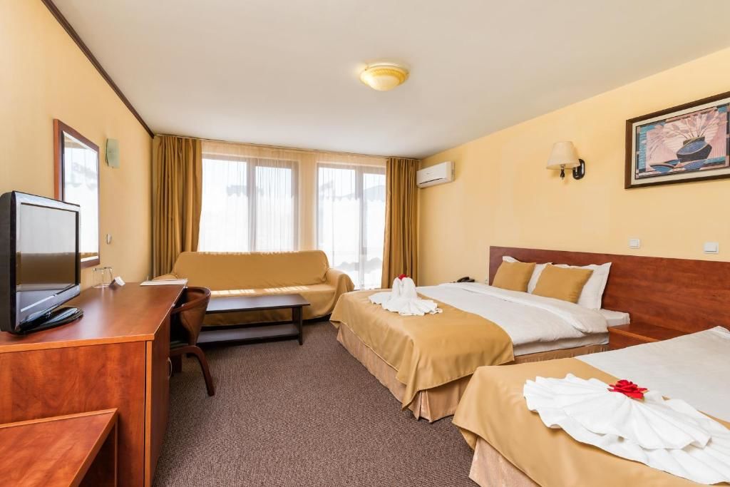 Отель Avenue Hotel Бургас