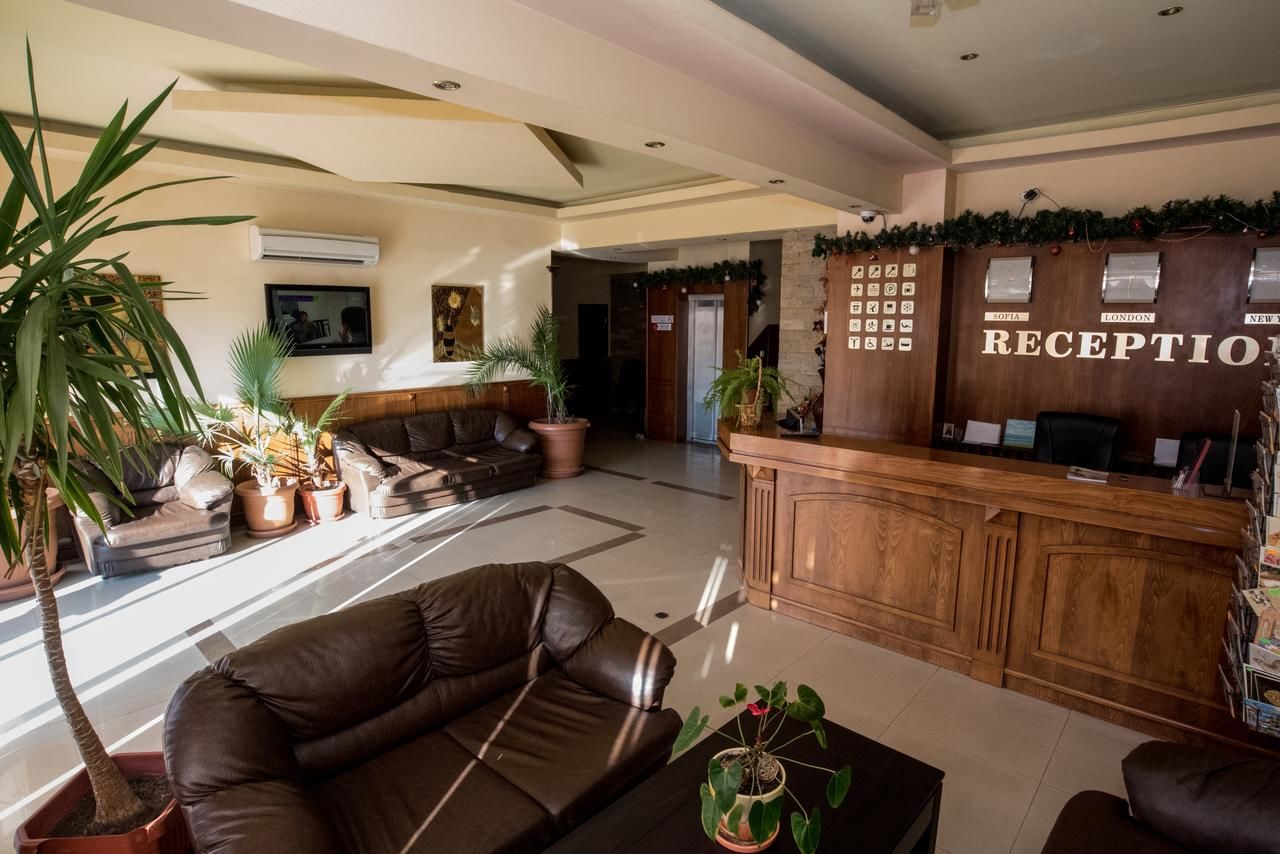 Отель Avenue Hotel Бургас-8