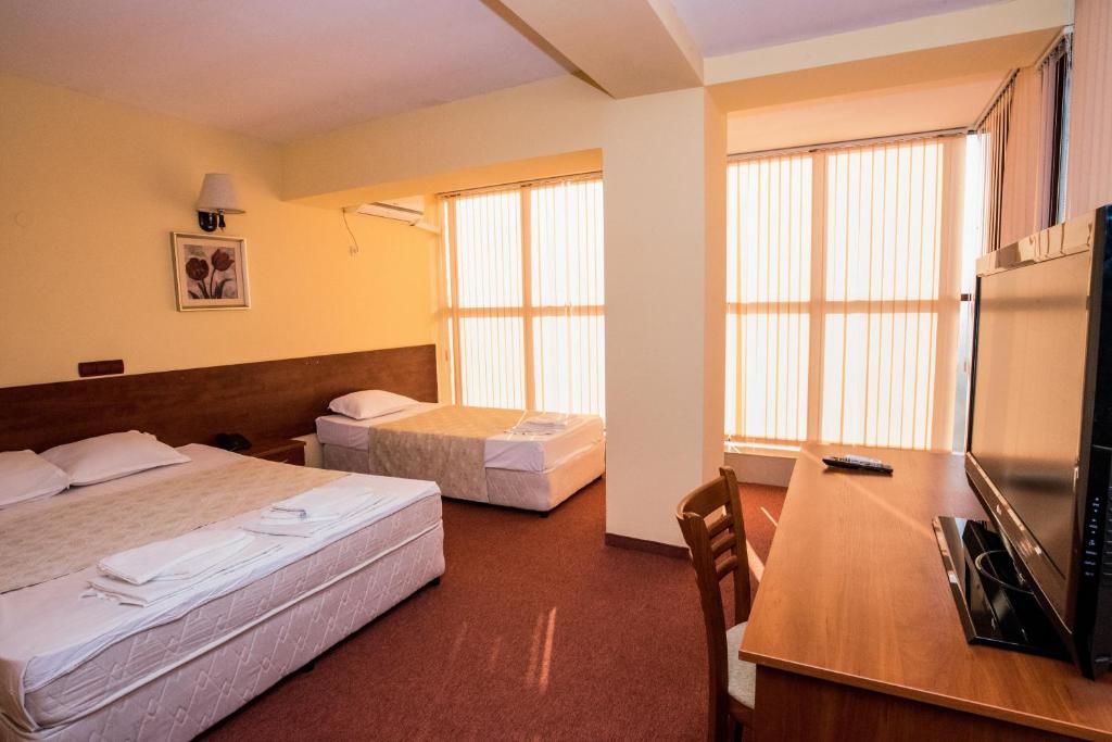 Отель Avenue Hotel Бургас