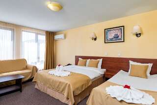 Отель Avenue Hotel Бургас Двухместный номер с 1 кроватью или 2 отдельными кроватями-7
